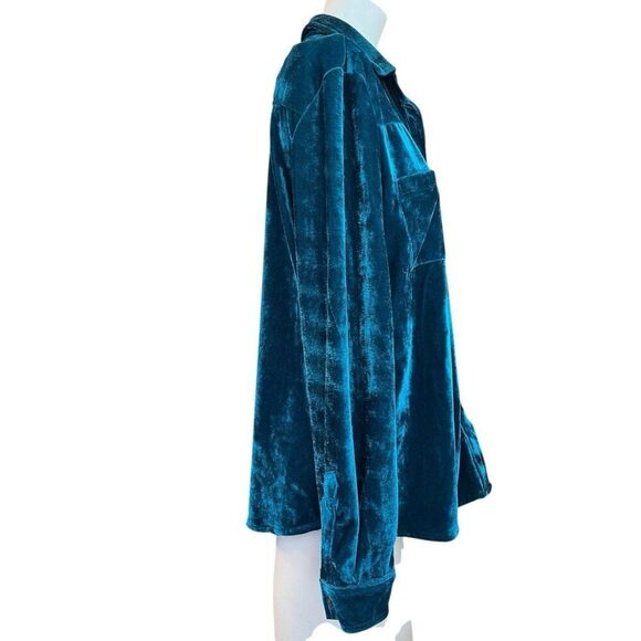 Umgee Ladies Large Soft Velvet Button Front Shirt Green Blue Chest Pockets NWT - Picture 3 of 6
